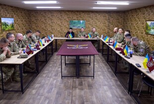 Зеленський та Драпатий відвідали воїнів на Олександрівському напрямку (відео)